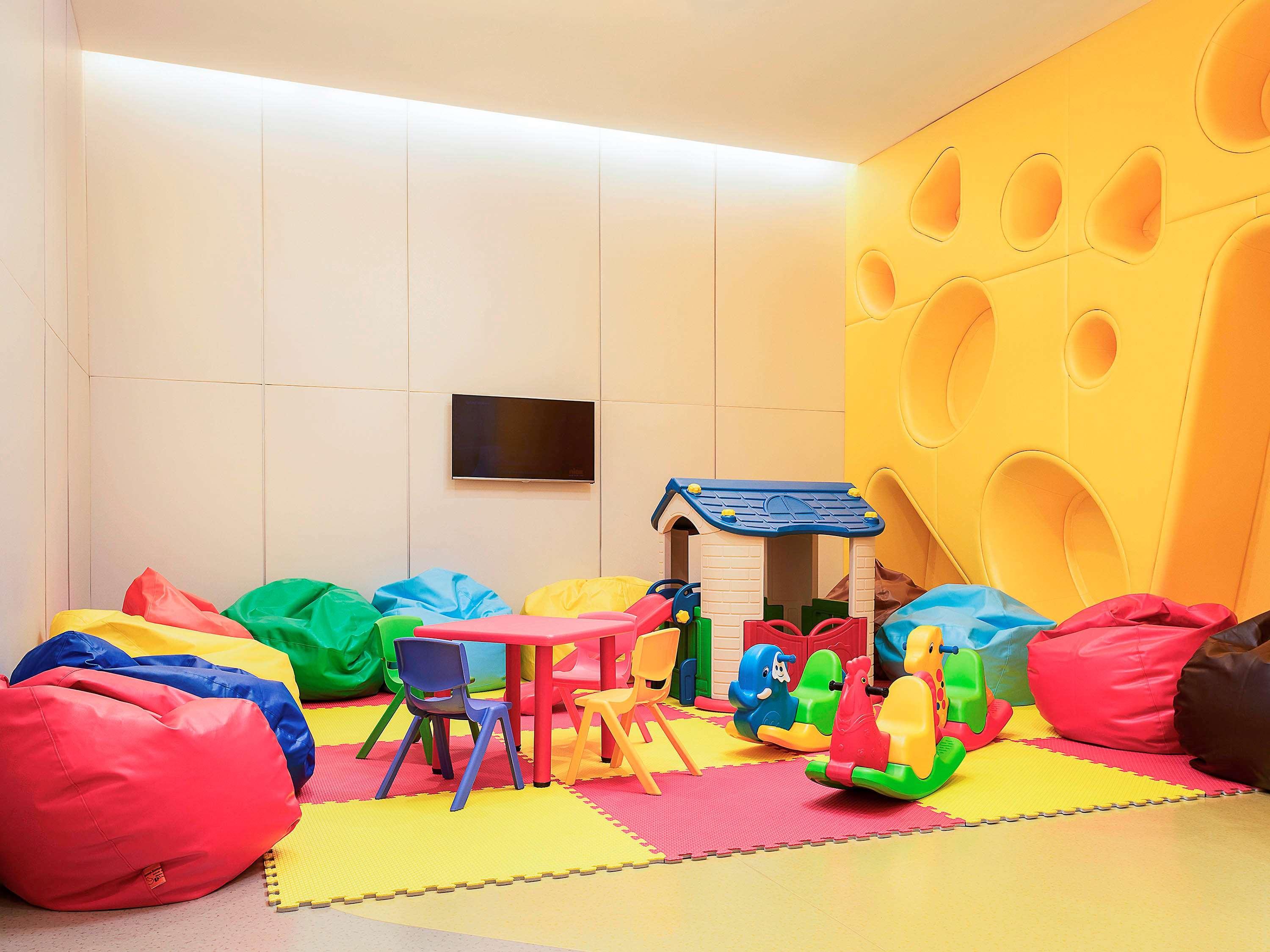 Novotel Bangkok Sukhumvit 20 Luaran gambar A children's playroom