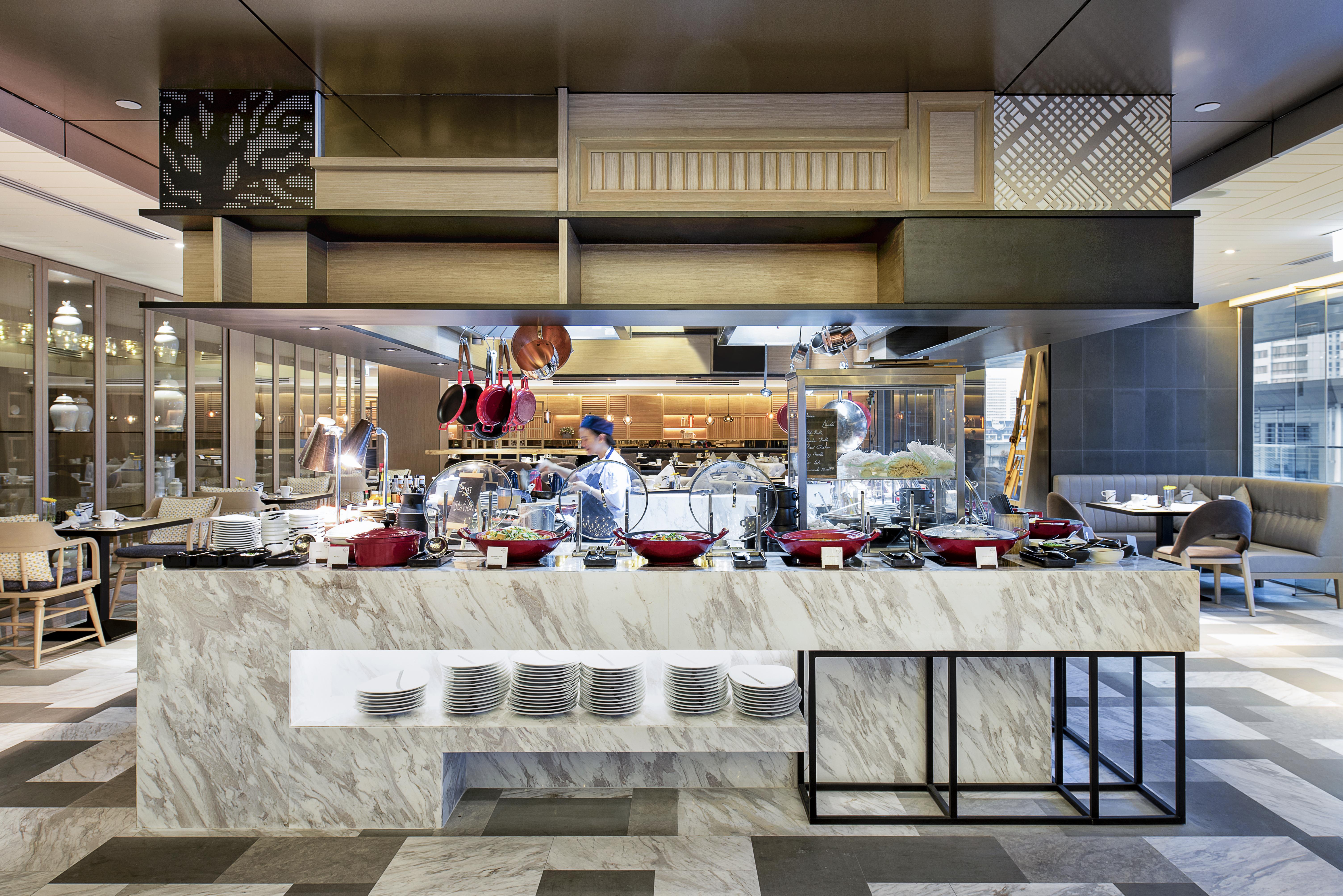 Novotel Bangkok Sukhumvit 20 Luaran gambar The buffet at the hotel