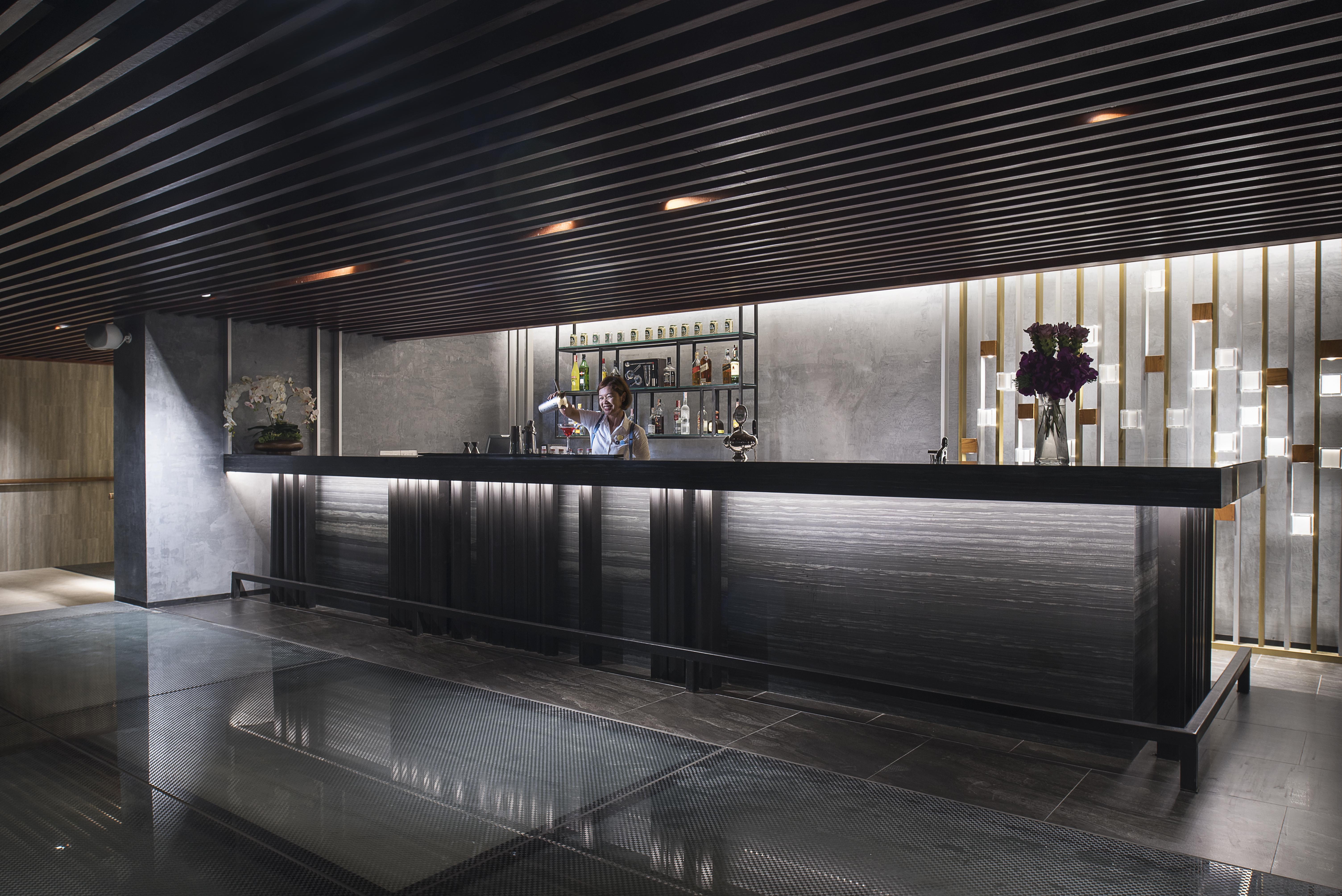 Novotel Bangkok Sukhumvit 20 Luaran gambar The bar at the 100 East 53rd Street location
