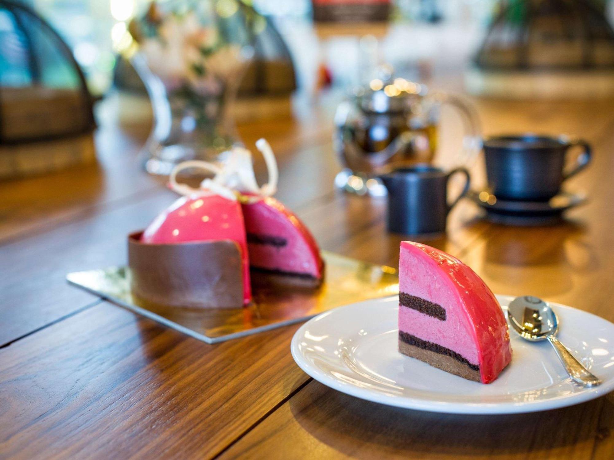 Novotel Bangkok Sukhumvit 20 Luaran gambar A piece of cake